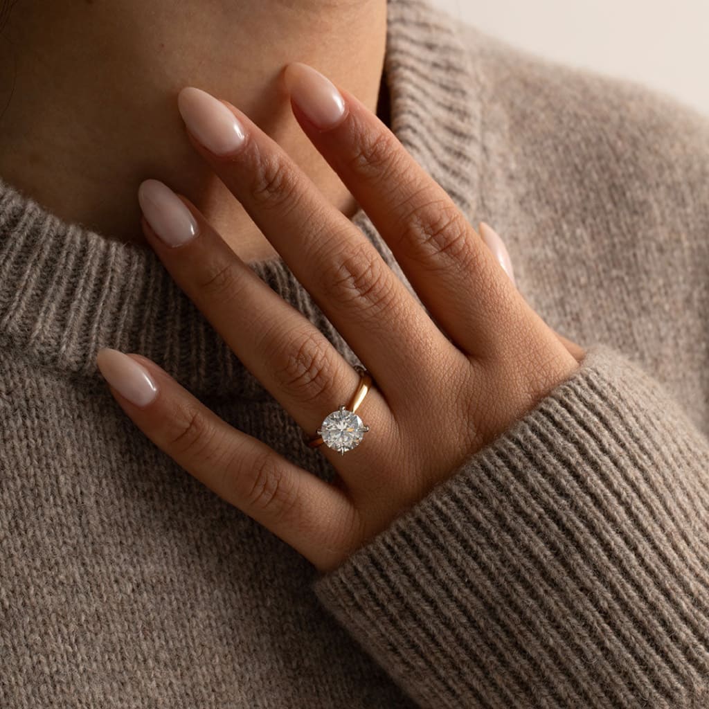 Round brilliant solitaire engagement ring
